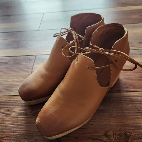 Clogs - Picture 5 of 5